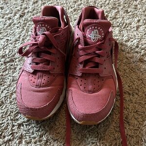 Gently used shoes. Great condition